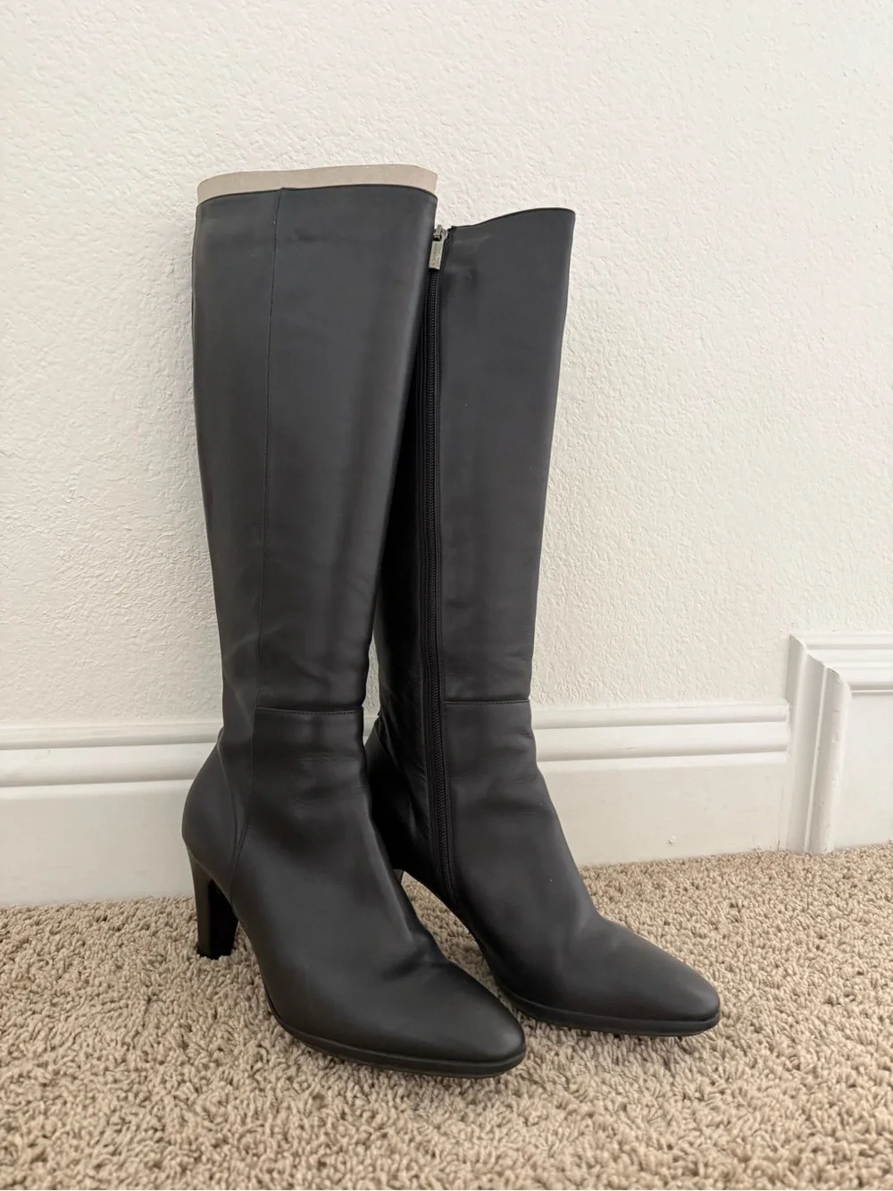 Aquatalia Dolphin Black Leather Weatherproof Boots Size 8